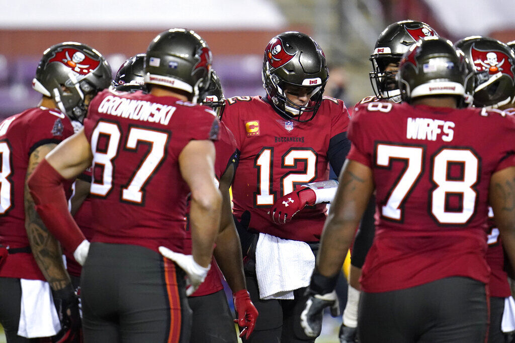 TAMPA BAY (12-5) AT NEW ORLEANS (13-4)